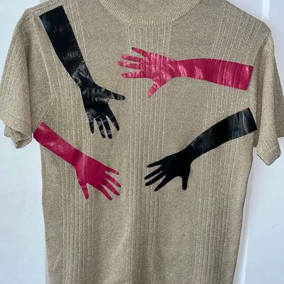 Golden shimmery top with Yonce inspired design - Picture 13 of 13